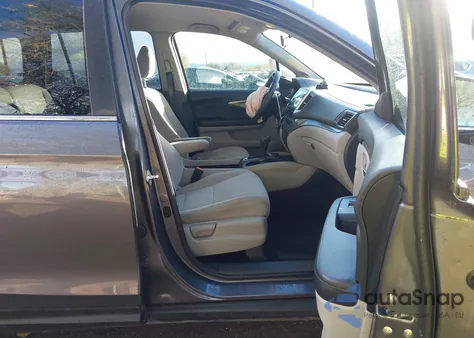 2018 Honda Pilot Ex z USA, uszkodzony, nr VIN 5FNYF5H38JB020111